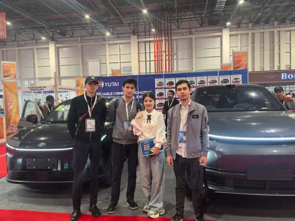 Customer visits and moments shared with the Yutai team. 6